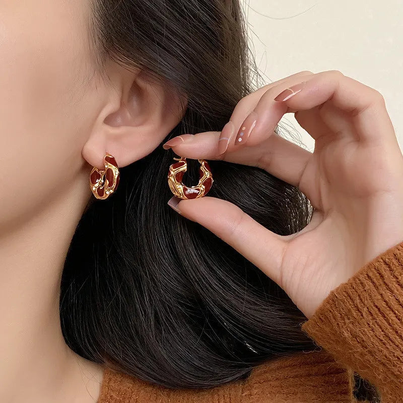 French Retro Enamel Leopard Print U-Shaped Ear Buckle Earrings for Women - Elegant Fashion Jewelry for Parties and Everyday Wear