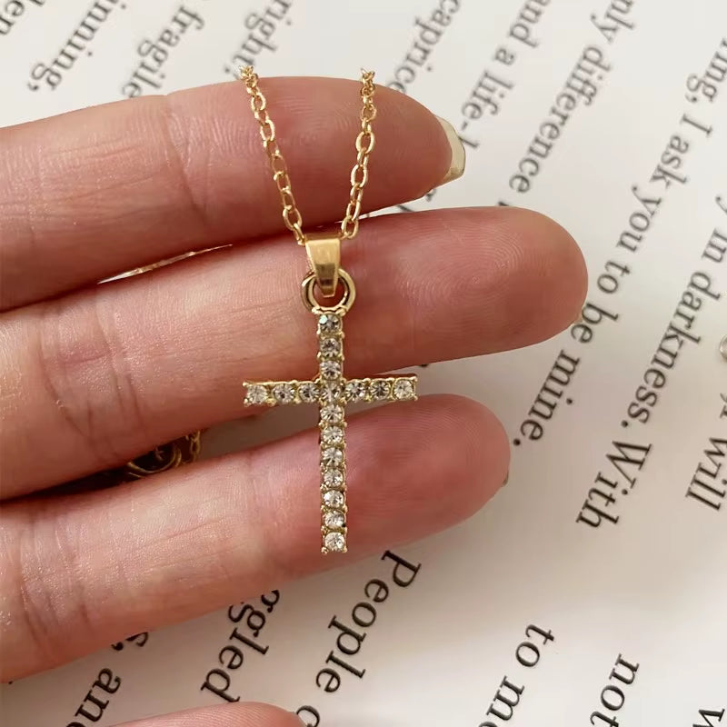 2021 Elegant Crystal Cross Pendant Necklace in Gold and Silver for Men and Women - Ideal Gift for Any Occasion
